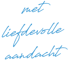 met liefdevolle aandacht