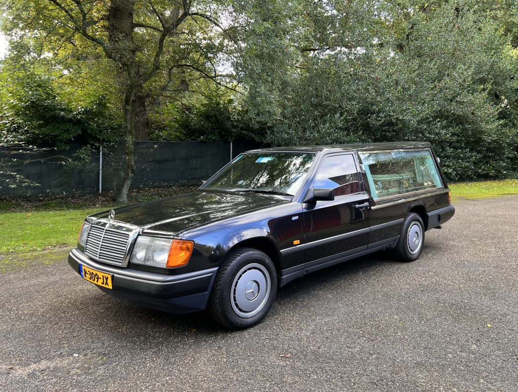 Rouwbenz Eleos Rouwvervoer ©